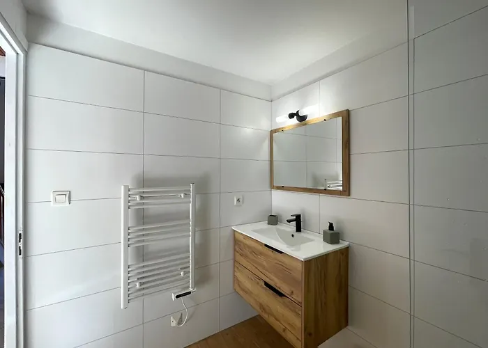 Duplex A La Campagne Apartment *